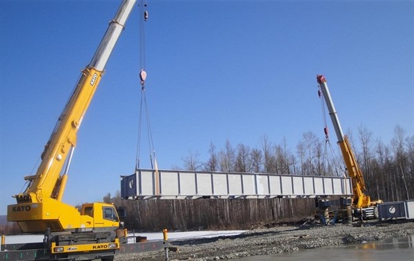 Монтаж металлоконструкций моста в Амурской области